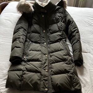 Women's Dark Green Puffer Jacket with Faux Fur Trim
